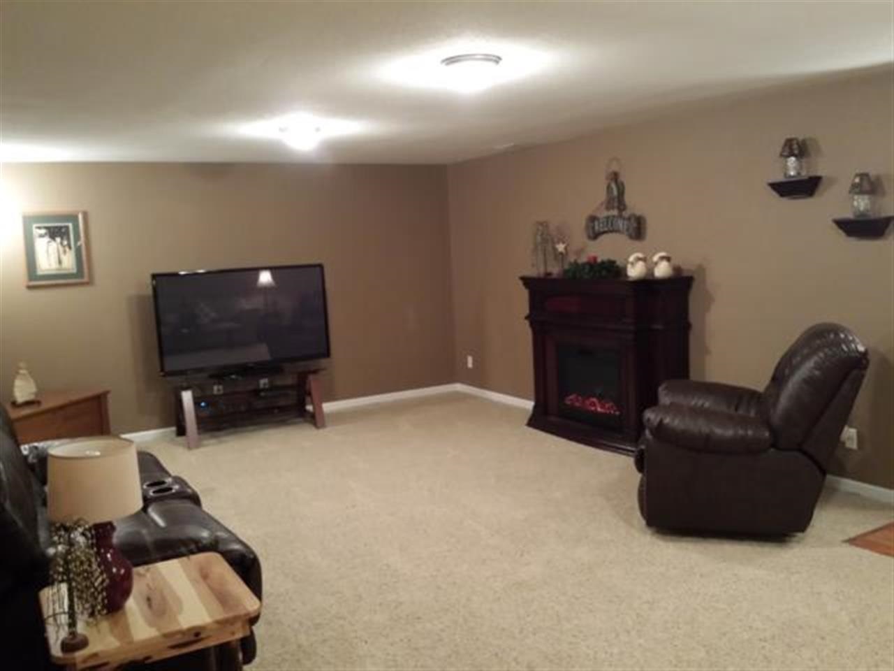 977 Highfield Ct, Middlebury, IN 46540 photo 11