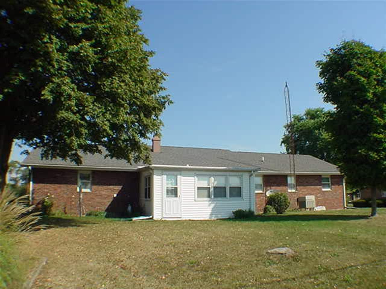 404 W South St, Boswell, IN 47921 photo 2