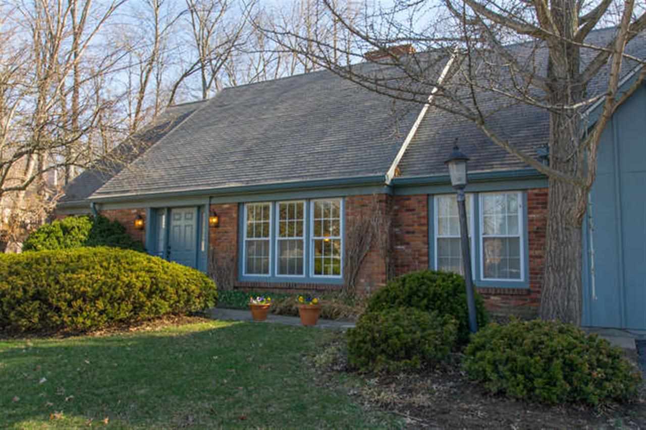2713 E Rock Creek Ct, Bloomington, IN 47401 photo 2