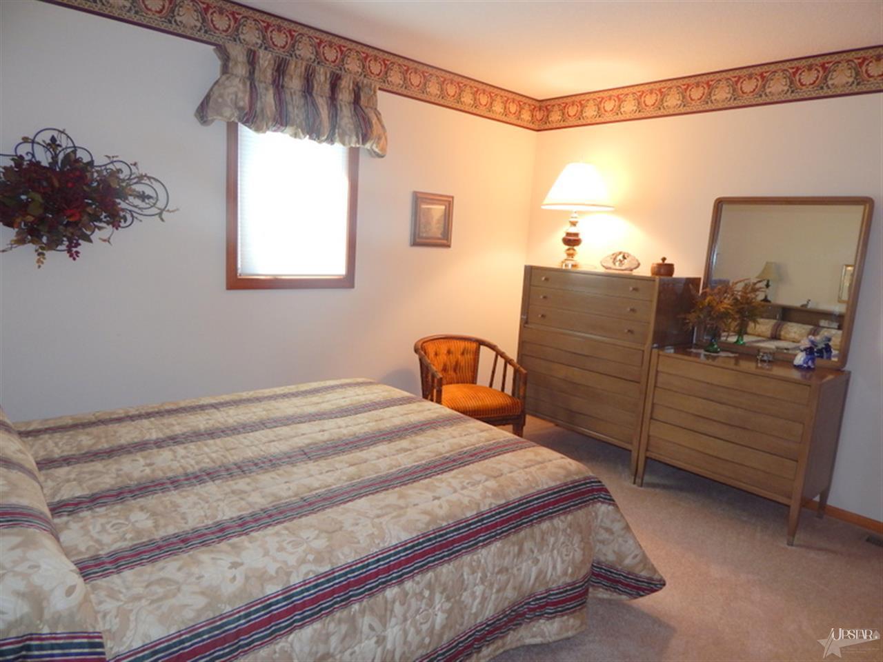 1516 Parlor City Dr, Bluffton, IN 46714 photo 21