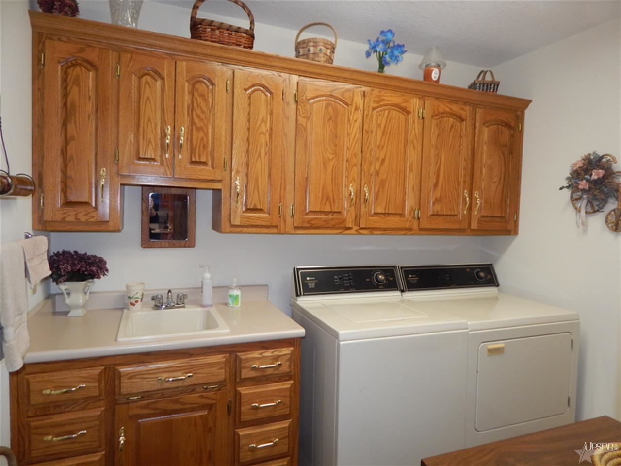 1516 Parlor City Dr, Bluffton, IN 46714 photo 12