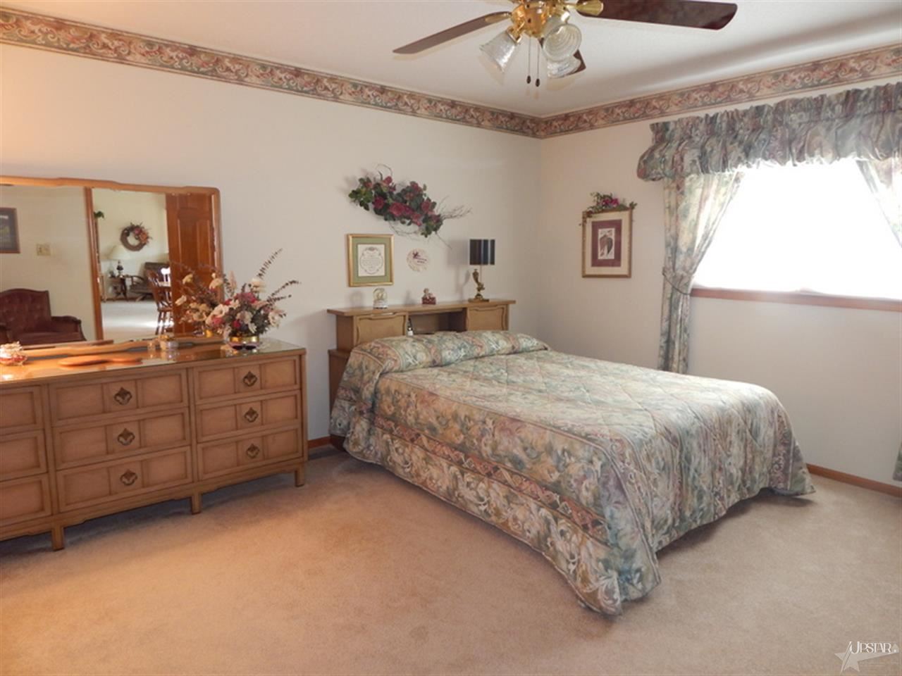 1516 Parlor City Dr, Bluffton, IN 46714 photo 14