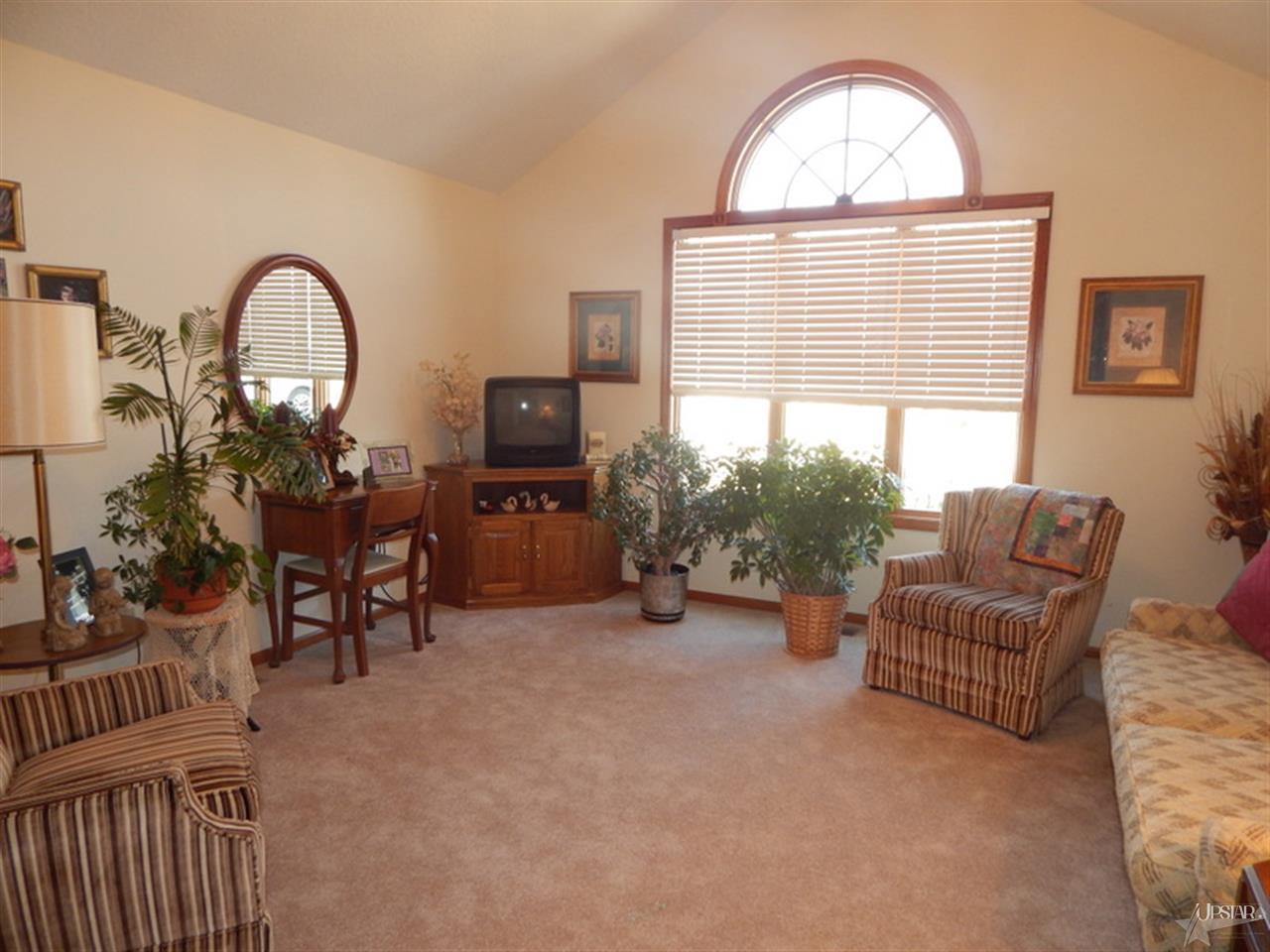 1516 Parlor City Dr, Bluffton, IN 46714 photo 18