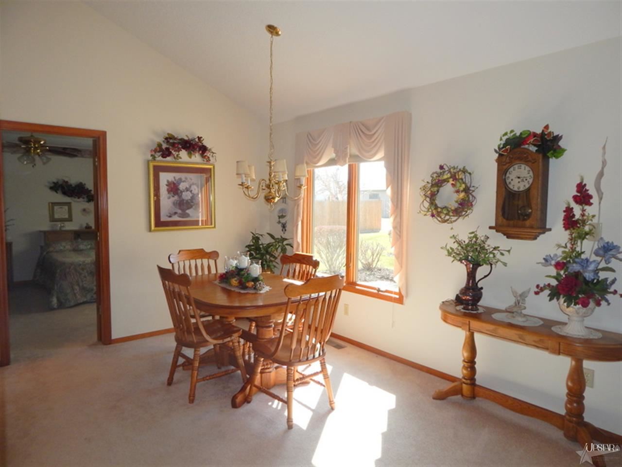 1516 Parlor City Dr, Bluffton, IN 46714 photo 8