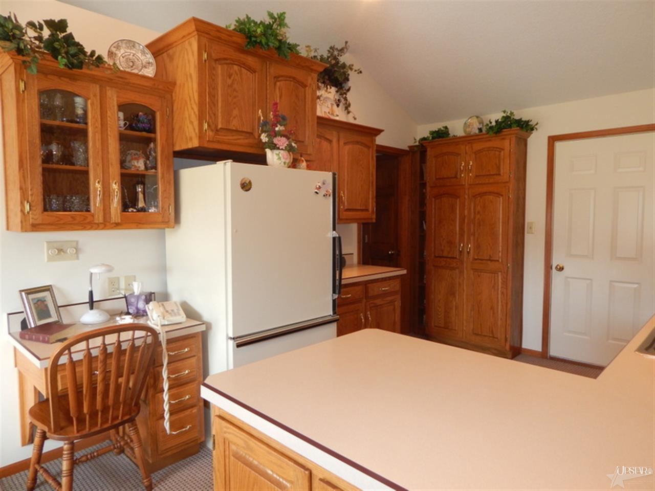1516 Parlor City Dr, Bluffton, IN 46714 photo 10