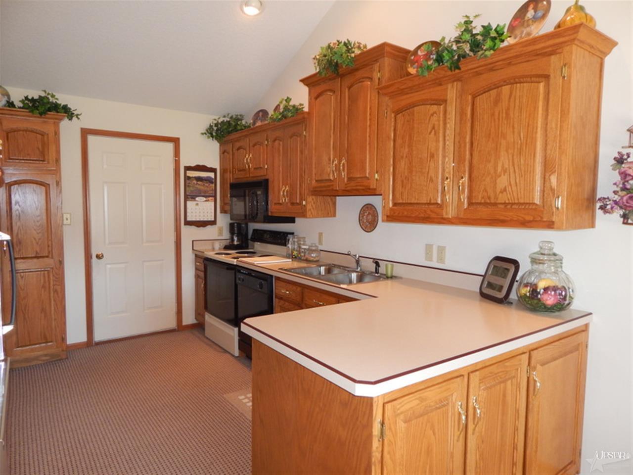 1516 Parlor City Dr, Bluffton, IN 46714 photo 11