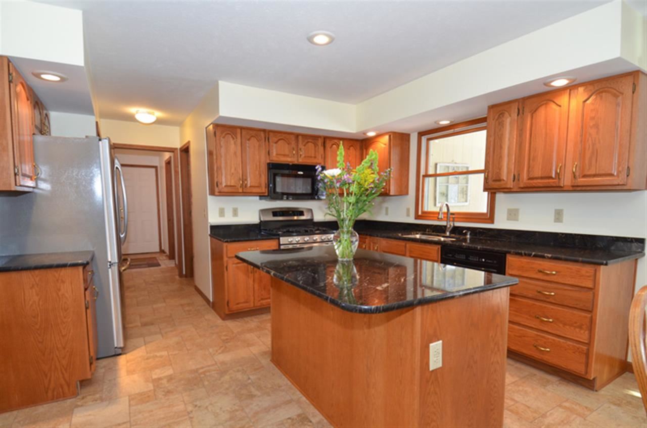 15215 Roswell Ct, Granger, IN 46530 photo 3