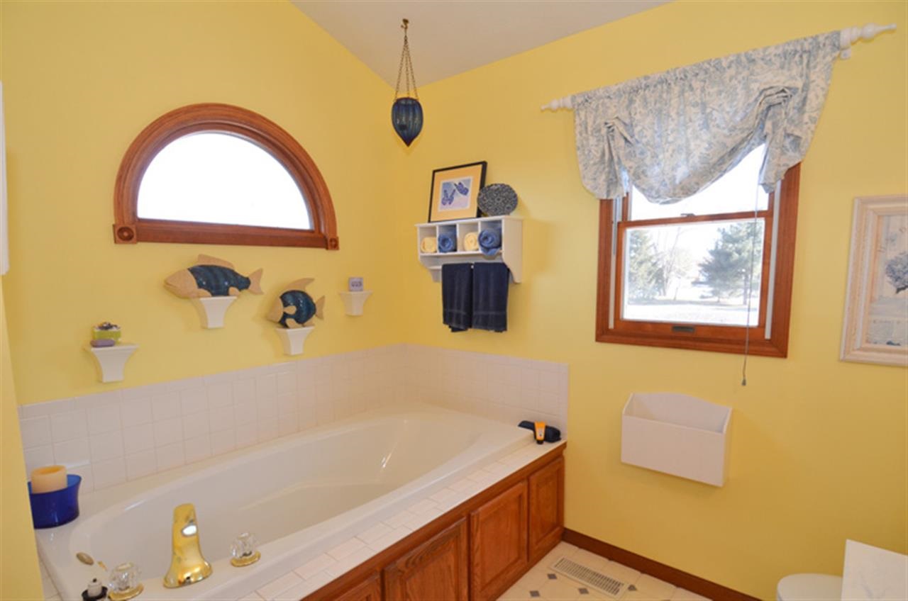 15215 Roswell Ct, Granger, IN 46530 photo 17