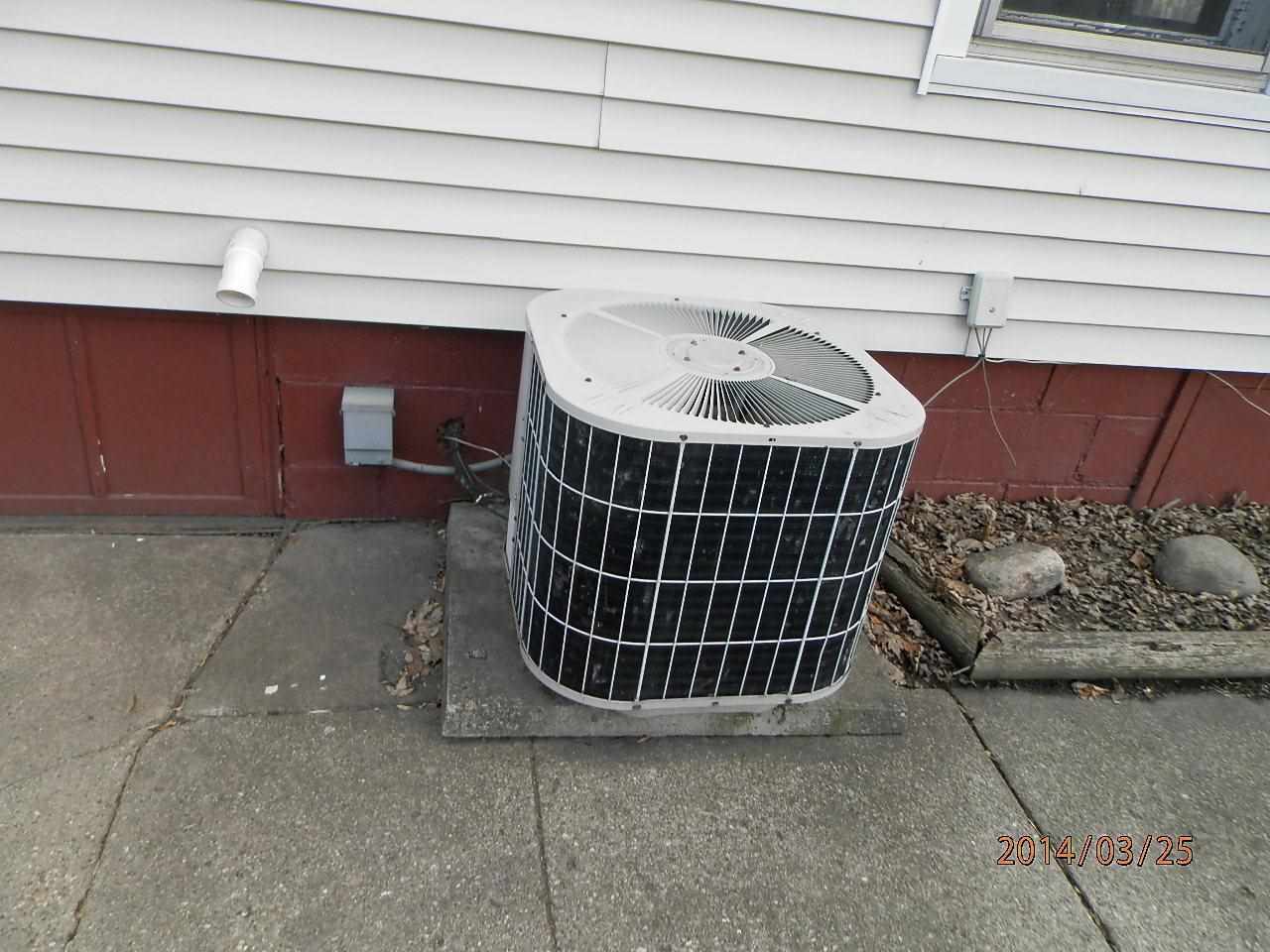 217 Lisle St, Kendallville, IN 46755 photo 16