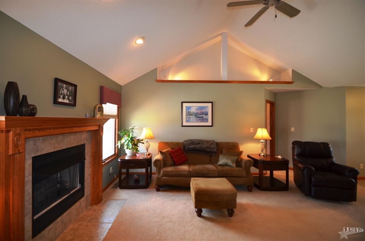 1615 Brook Ct, Ossian, IN 46777 photo 3