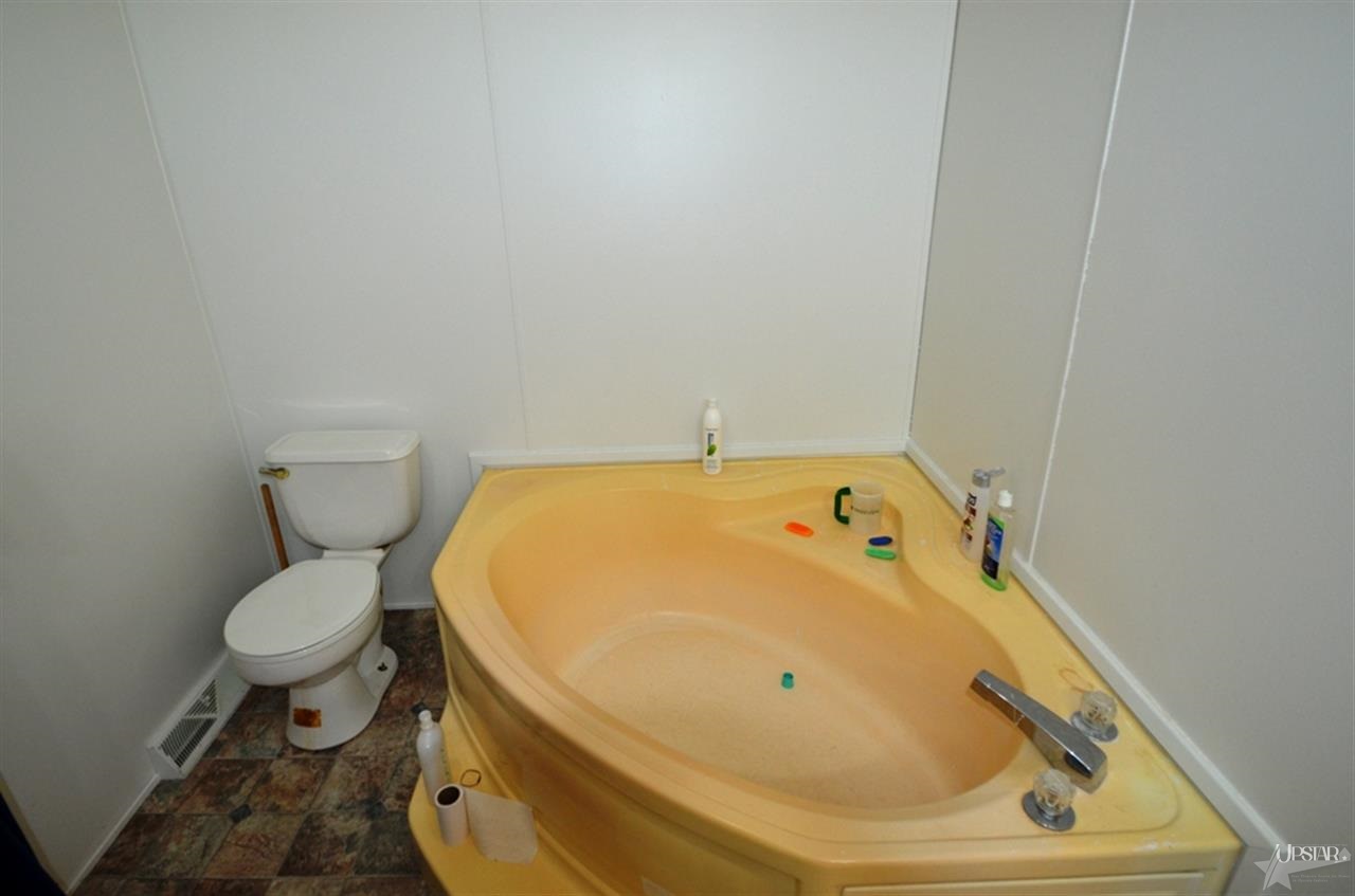 503 E Hanna St, Columbia City, IN 46725 photo 17