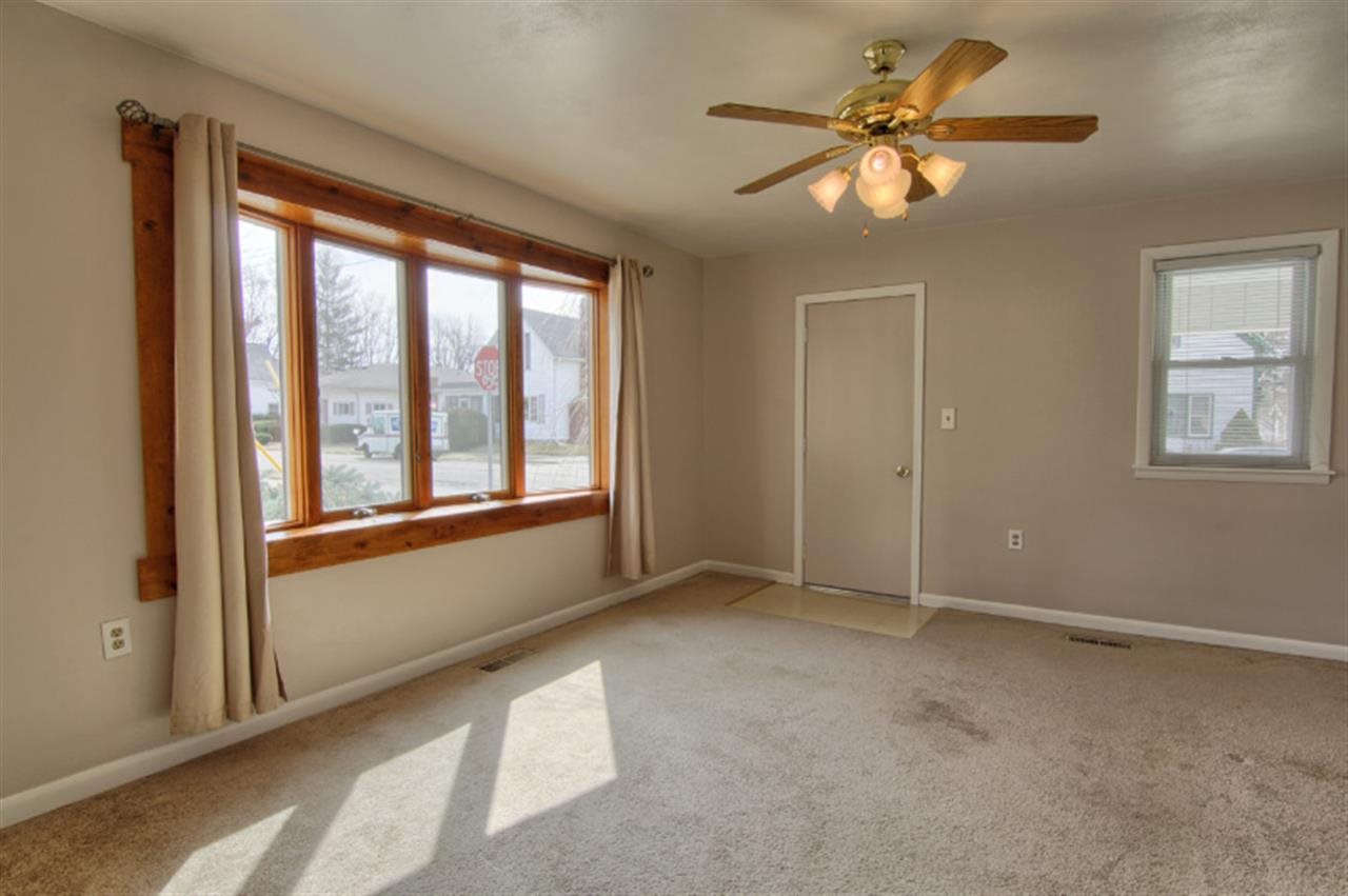 402 W Grant St, Greentown, IN 46936 photo 2