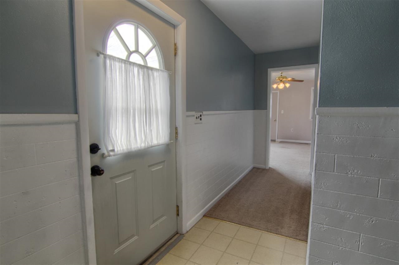 402 W Grant St, Greentown, IN 46936 photo 4