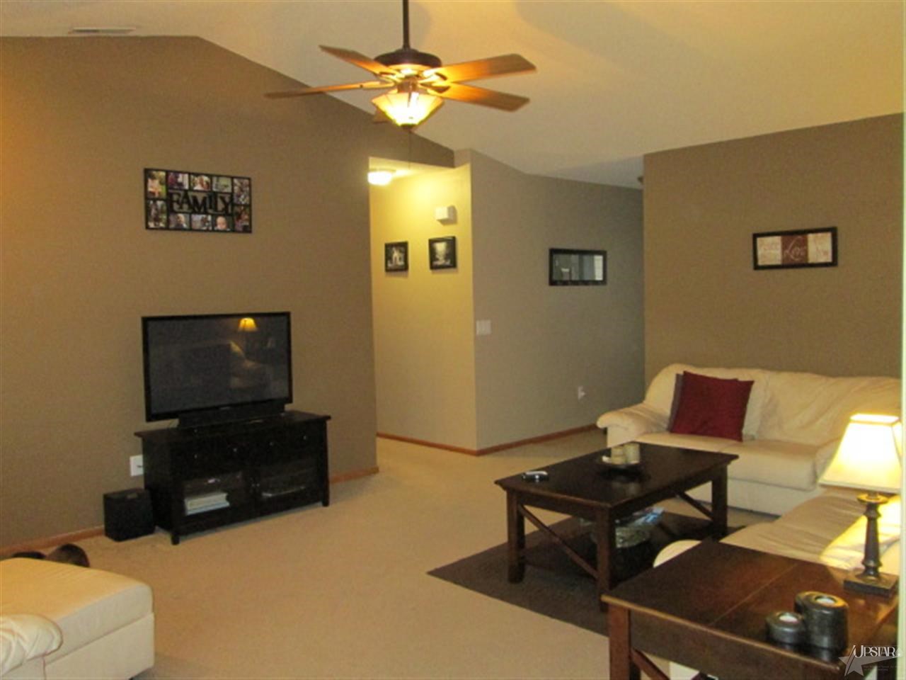 9616 Ballymore Dr, Fort Wayne, IN 46835 photo 4