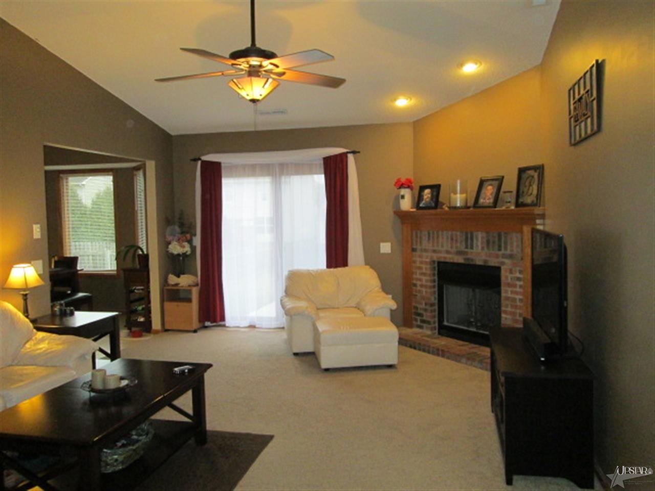 9616 Ballymore Dr, Fort Wayne, IN 46835 photo 2