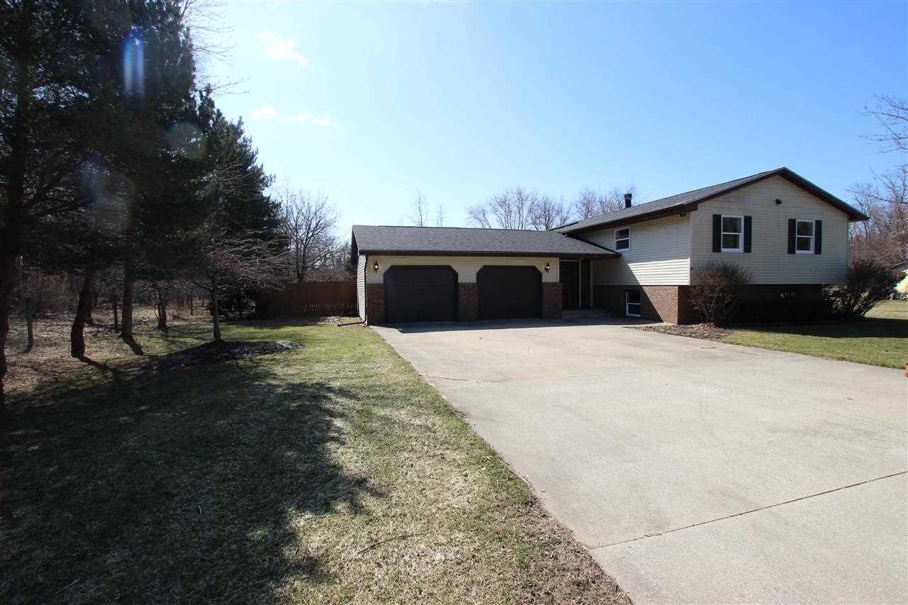 27886 Northcrest Dr, Elkhart, IN 46514 photo 2