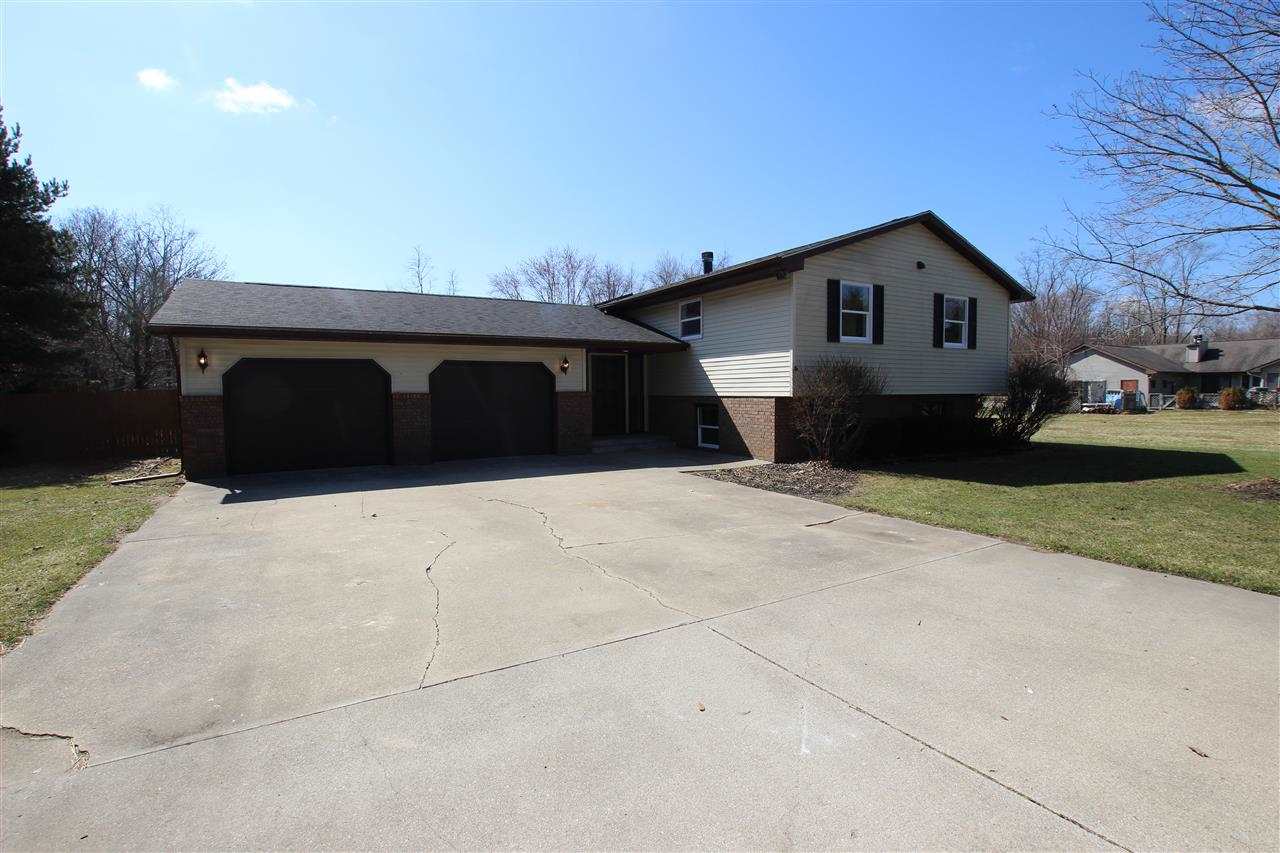 27886 Northcrest Dr, Elkhart, IN 46514 photo 1