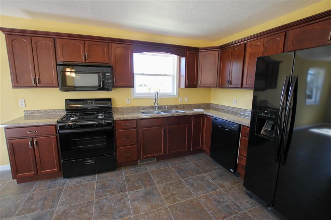 27886 Northcrest Dr, Elkhart, IN 46514 photo 9
