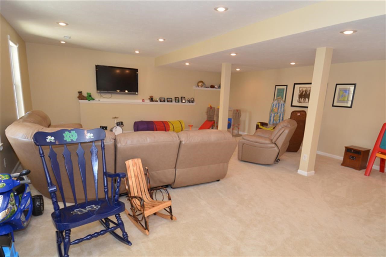 1235 Oak Ridge Dr, South Bend, IN 46617 photo 18