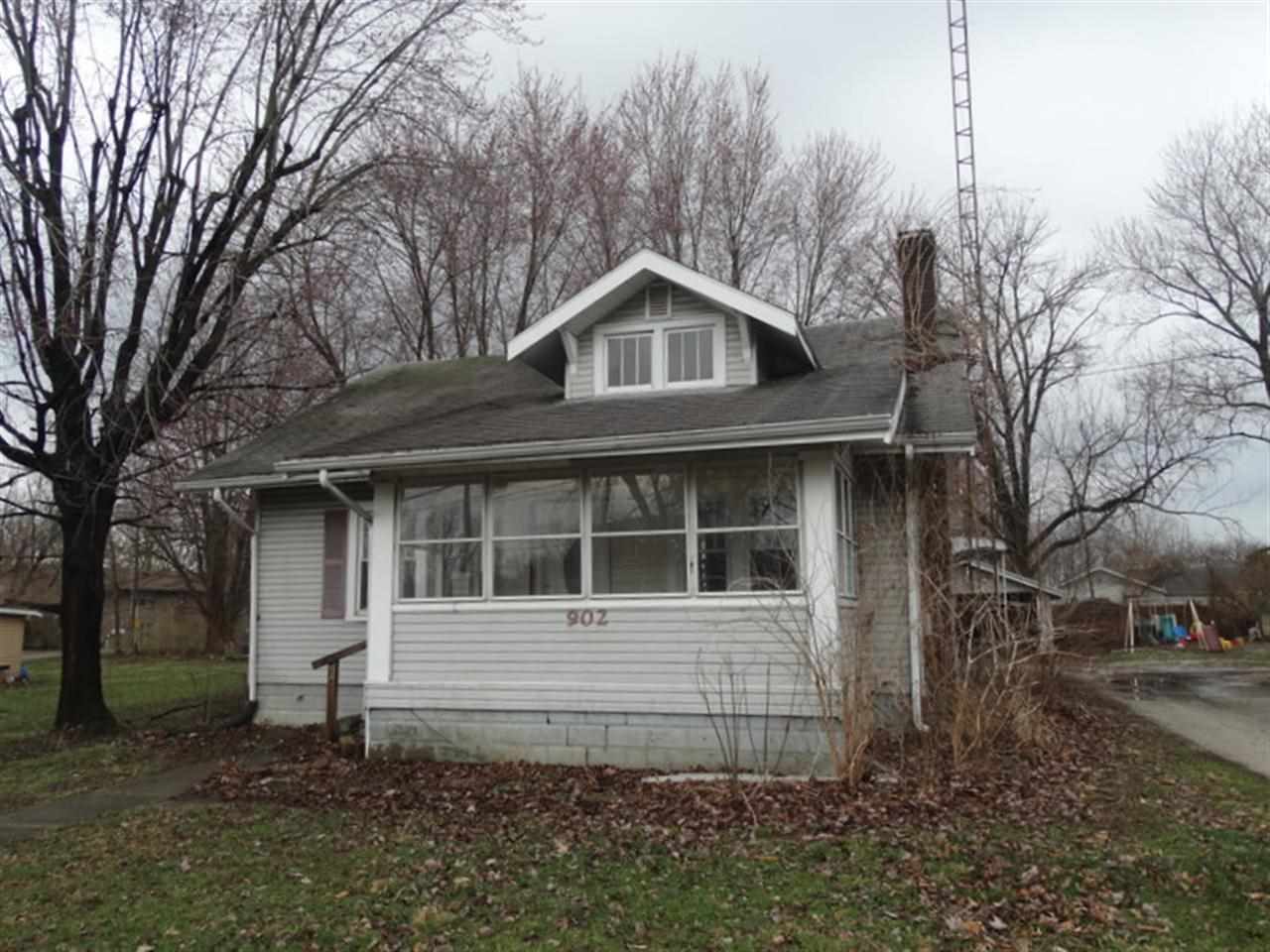 902 N Vincennes Ave, Petersburg, IN 47567 photo 1