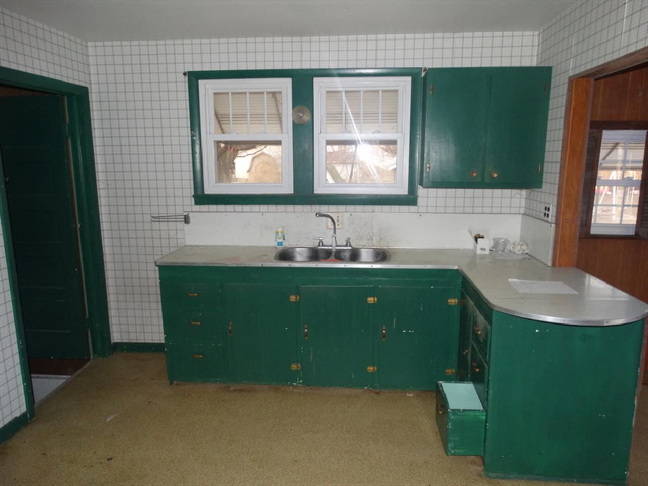 902 N Vincennes Ave, Petersburg, IN 47567 photo 4