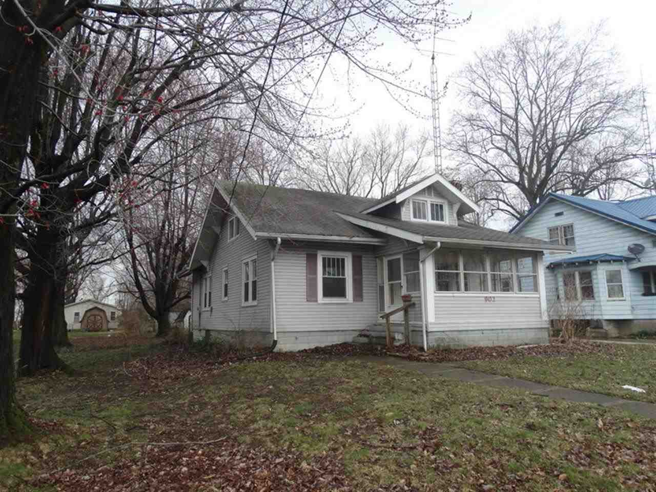 902 N Vincennes Ave, Petersburg, IN 47567 photo 2