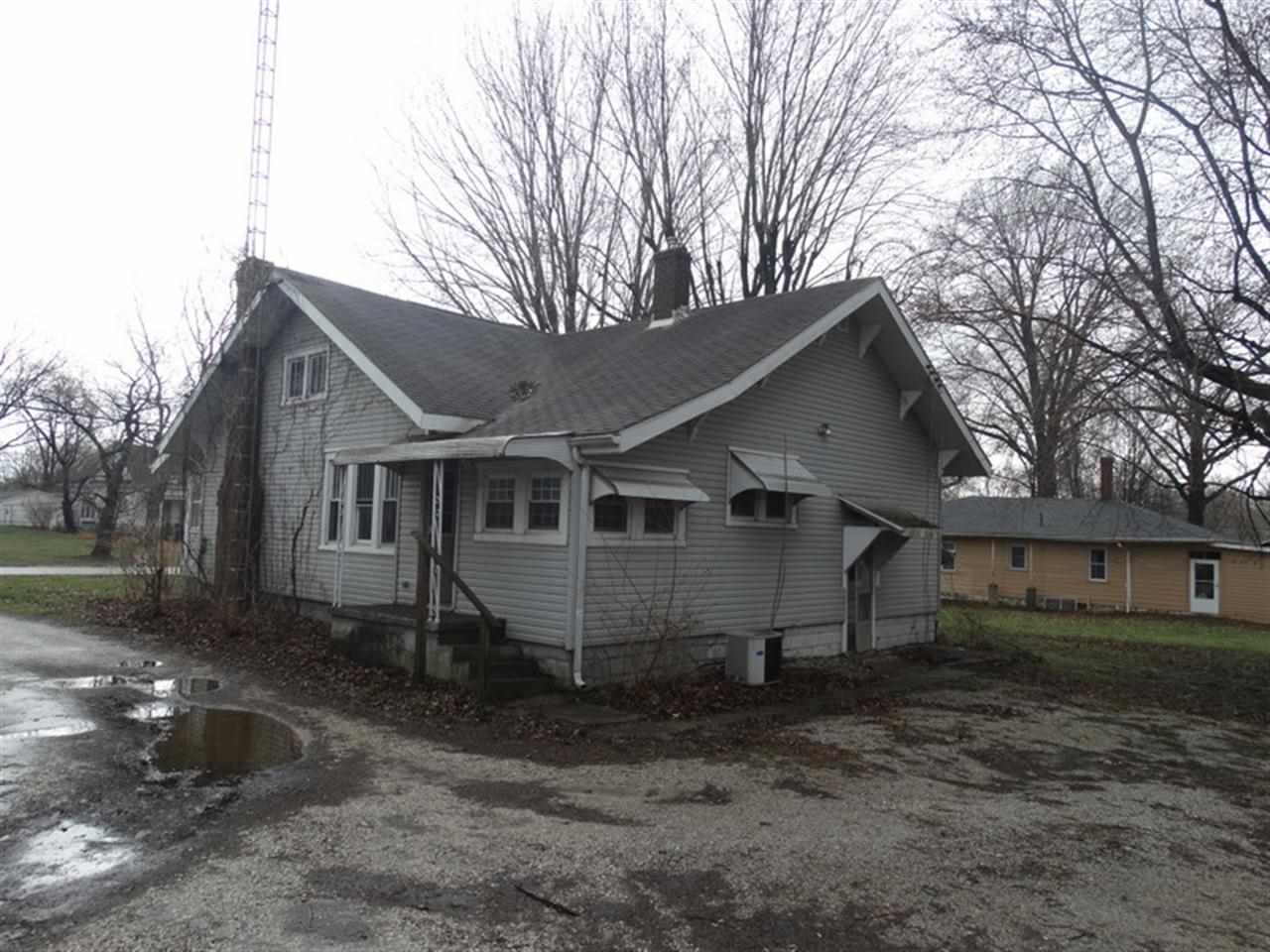 902 N Vincennes Ave, Petersburg, IN 47567 photo 10