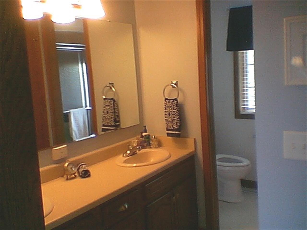 8085 E Constitution Dr, Syracuse, IN 46567 photo 19