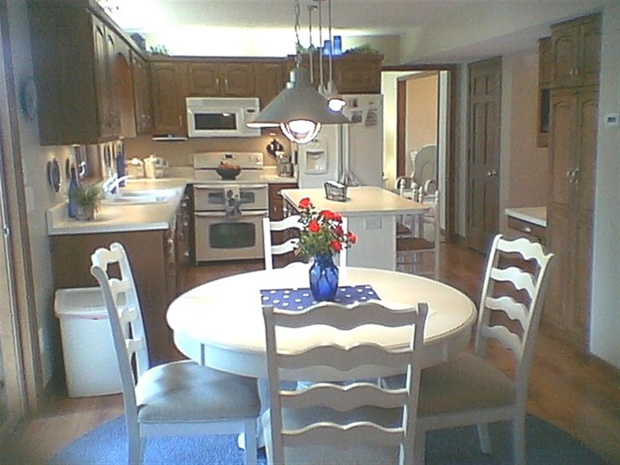 8085 E Constitution Dr, Syracuse, IN 46567 photo 2