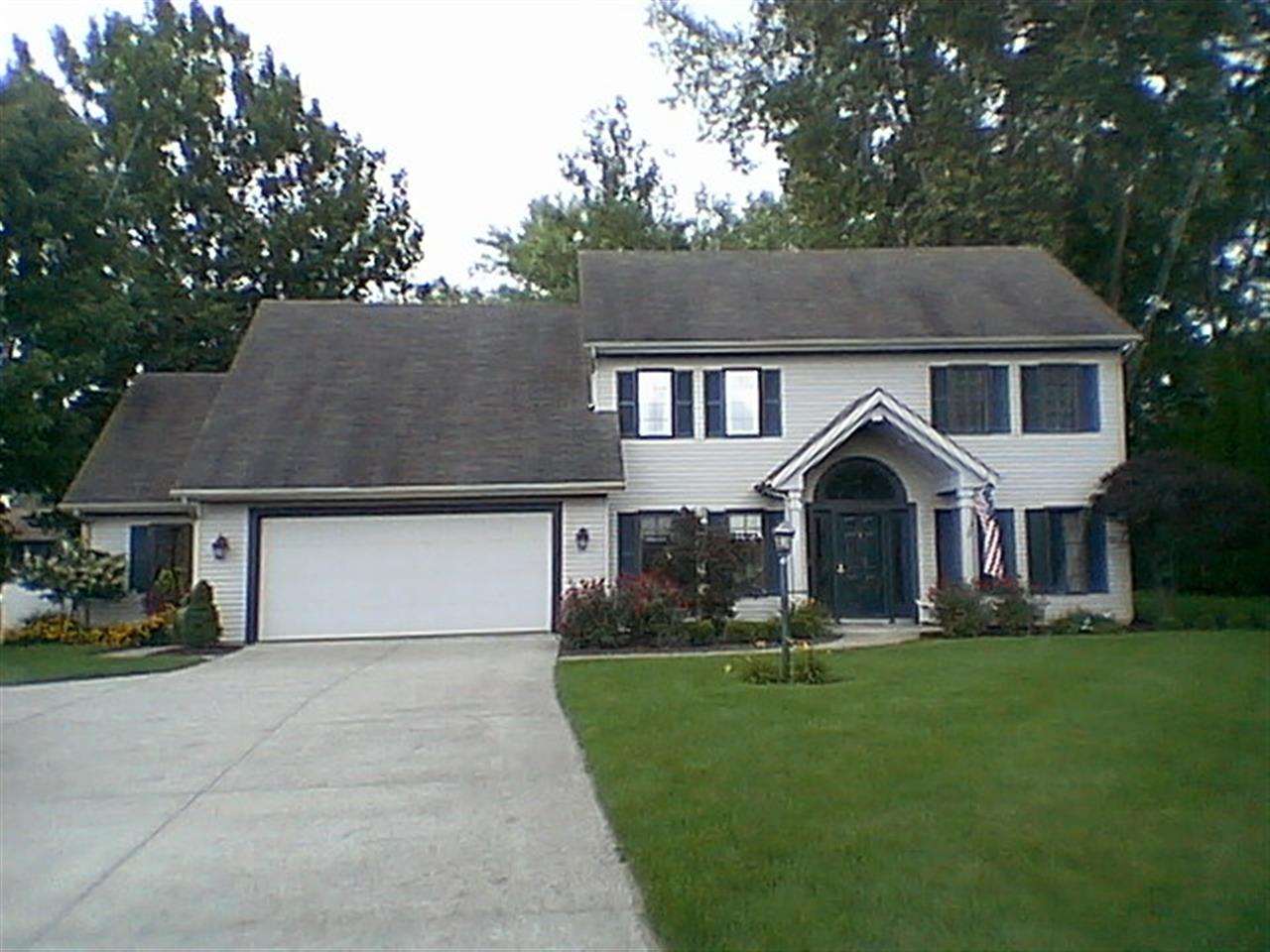 8085 E Constitution Dr, Syracuse, IN 46567 photo 1