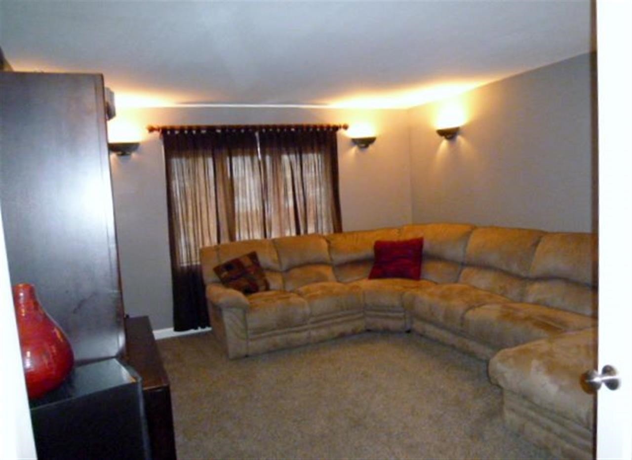 307 E Stephenson St, Marion, IN 46952 photo 5