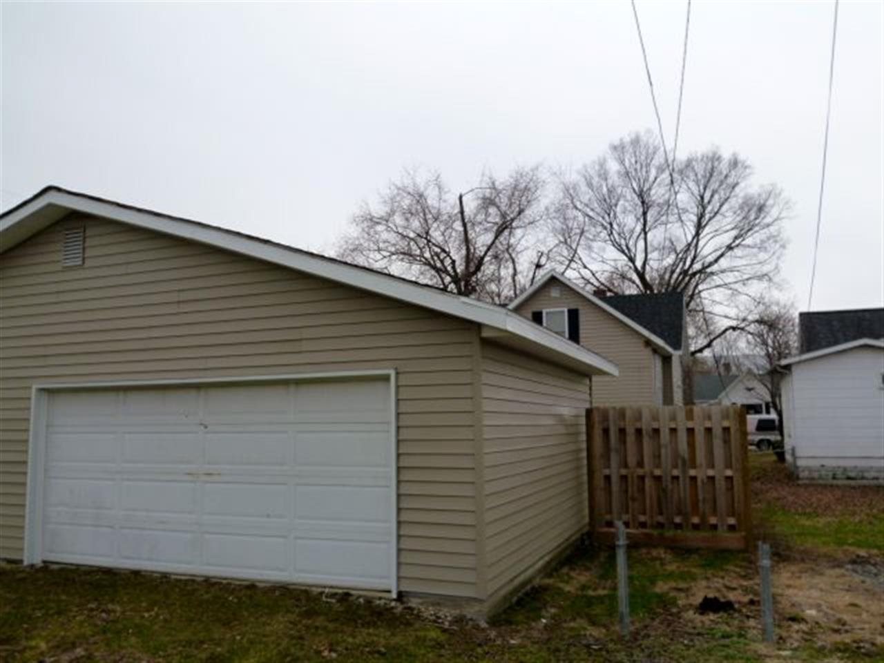 307 E Stephenson St, Marion, IN 46952 photo 23