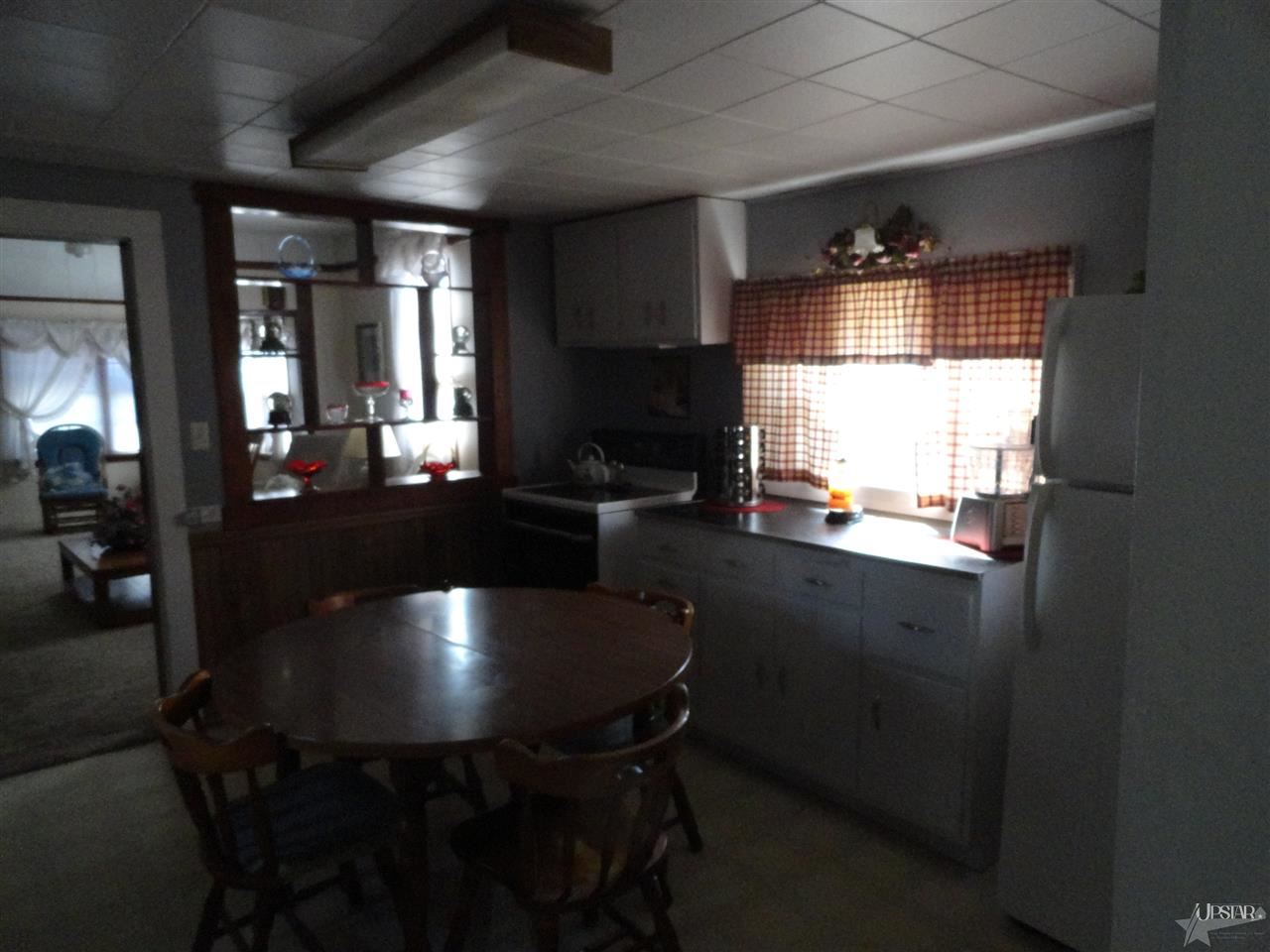 324 Jackson St, Huntington, IN 46750 photo 5