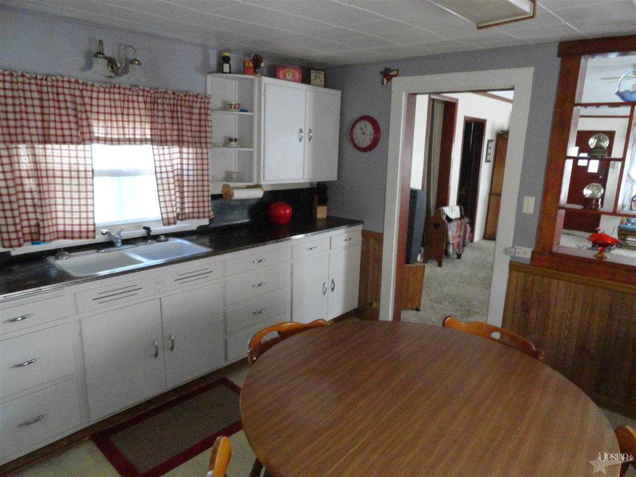 324 Jackson St, Huntington, IN 46750 photo 6