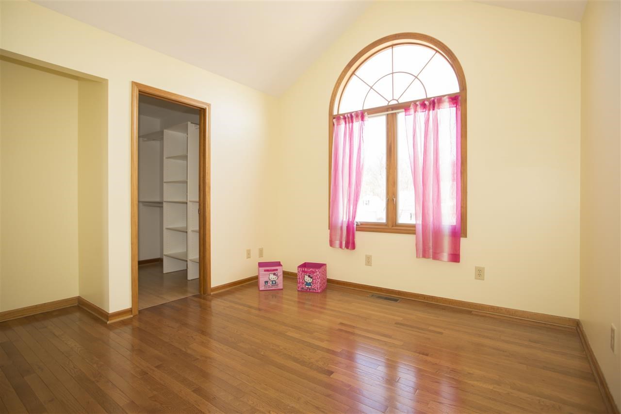 12234 Covered Wagon Ct, Granger, IN 46530 photo 18
