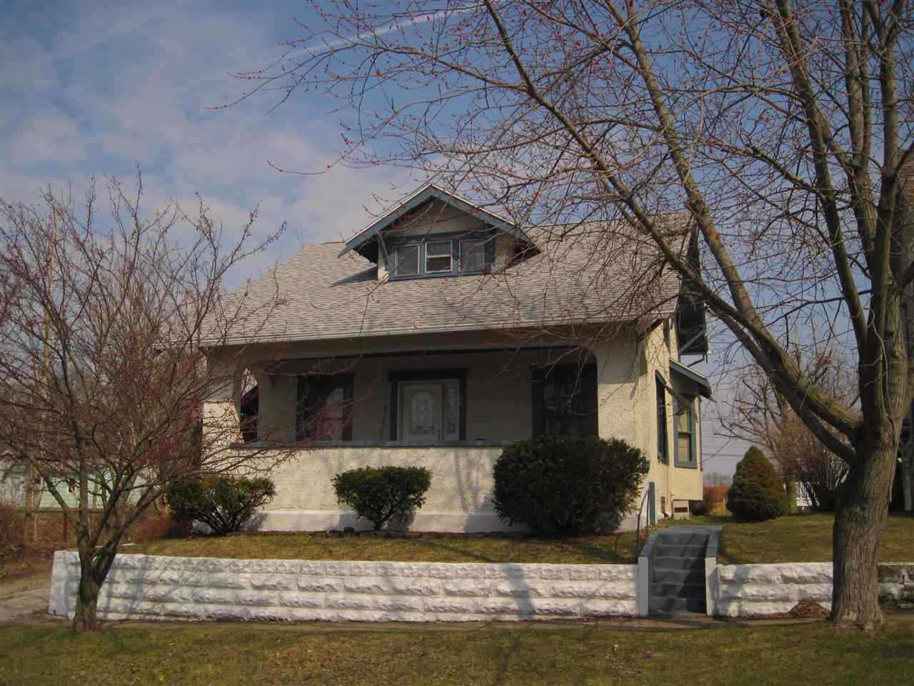 308 W Mitchell St, Kendallville, IN 46755 photo 1