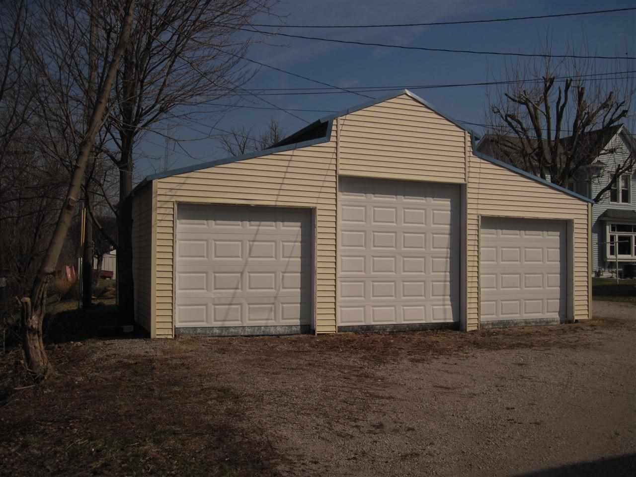 308 W Mitchell St, Kendallville, IN 46755 photo 6