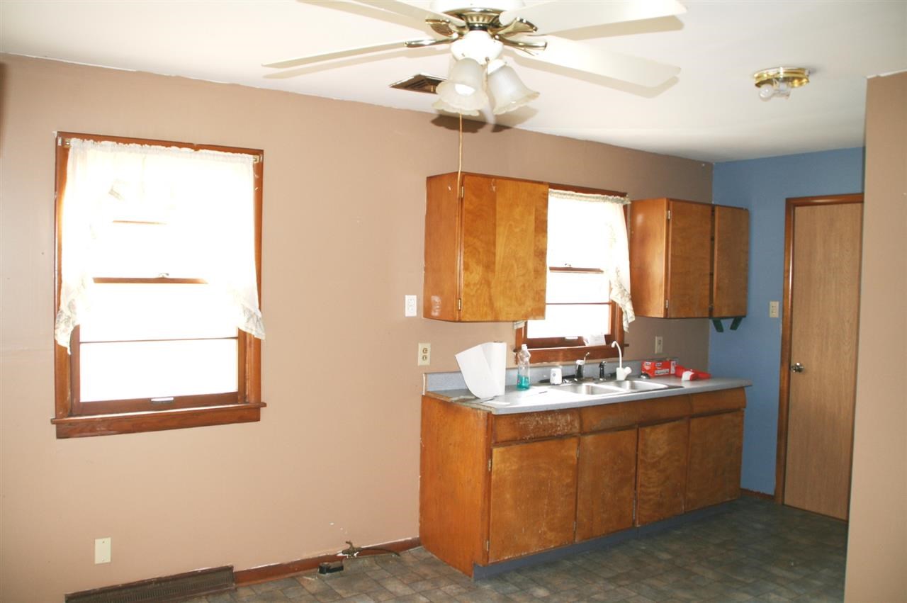 518 Shea St, Wabash, IN 46992 photo 8