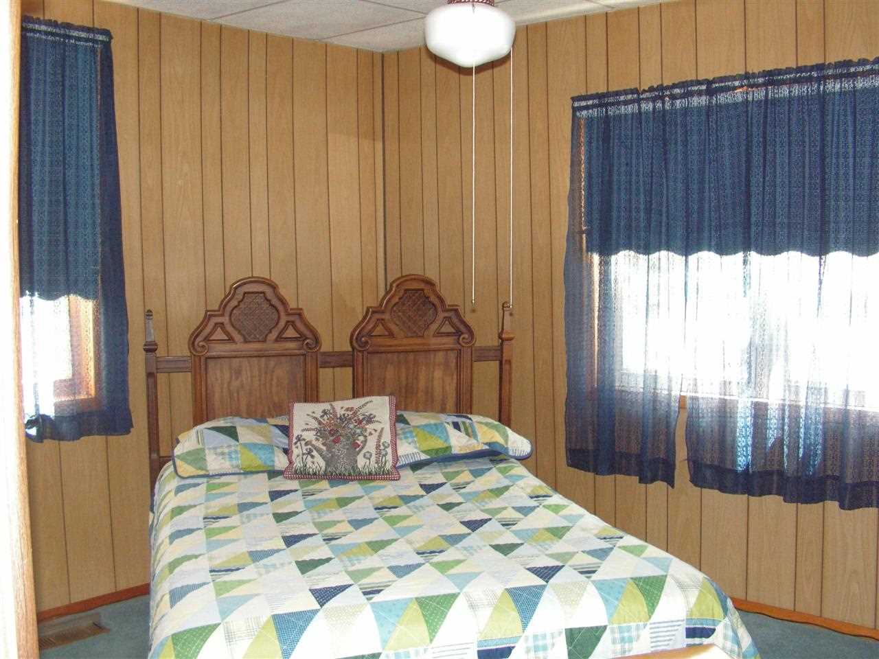 105 E S G St, Gas City, IN 46933 photo 4