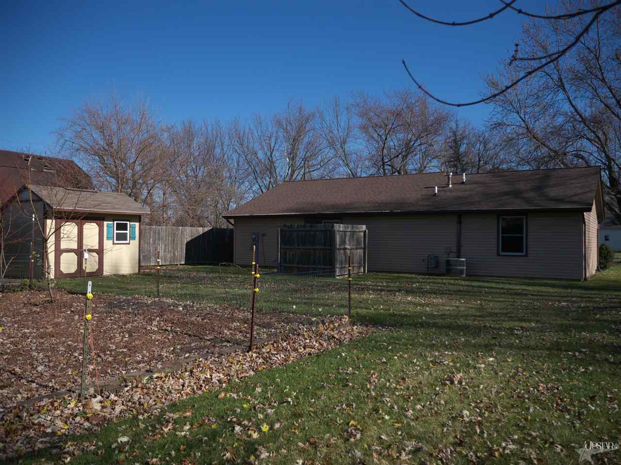 13615 Indiana St, Grabill, IN 46741 photo 2