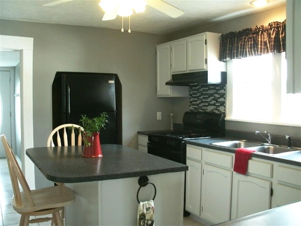 613 N Riverside Blvd, Goshen, IN 46528 photo 3