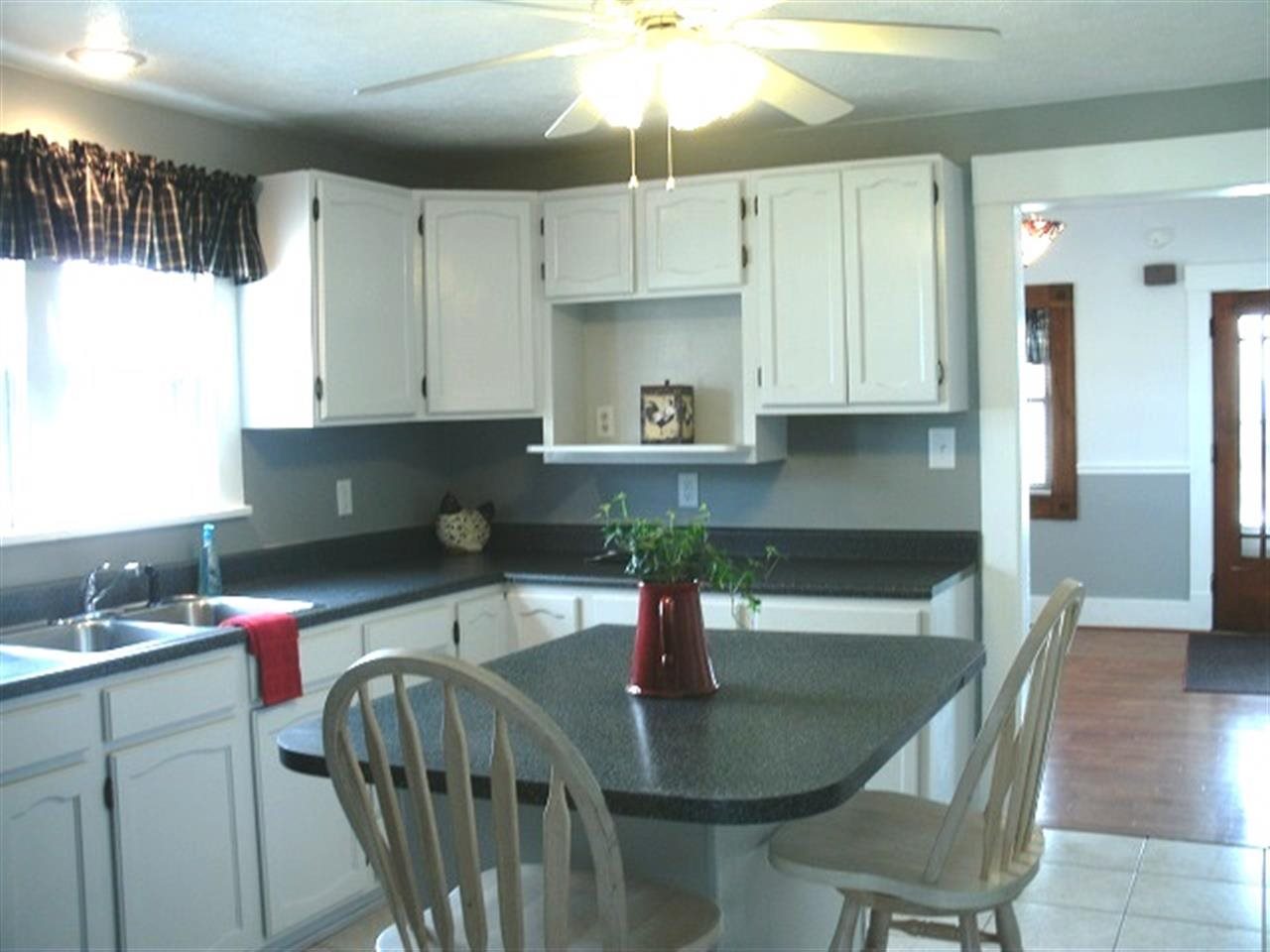 613 N Riverside Blvd, Goshen, IN 46528 photo 2