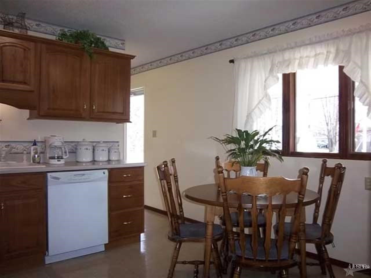 2317 Maplewood Rd, Fort Wayne, IN 46819 photo 5