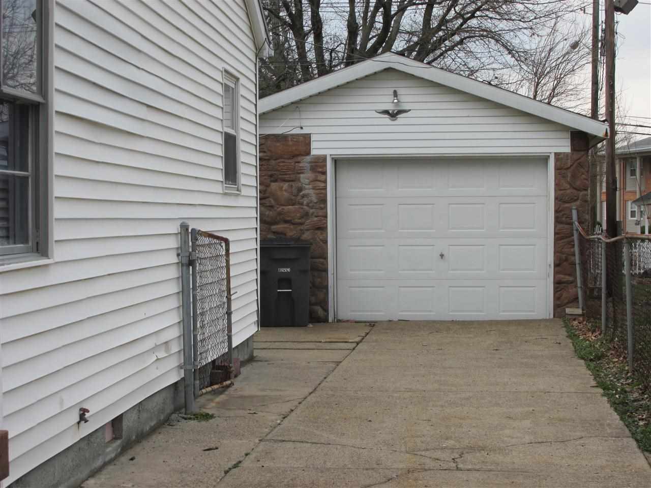 1516 S Saint James Blvd, Evansville, IN 47714 photo 3