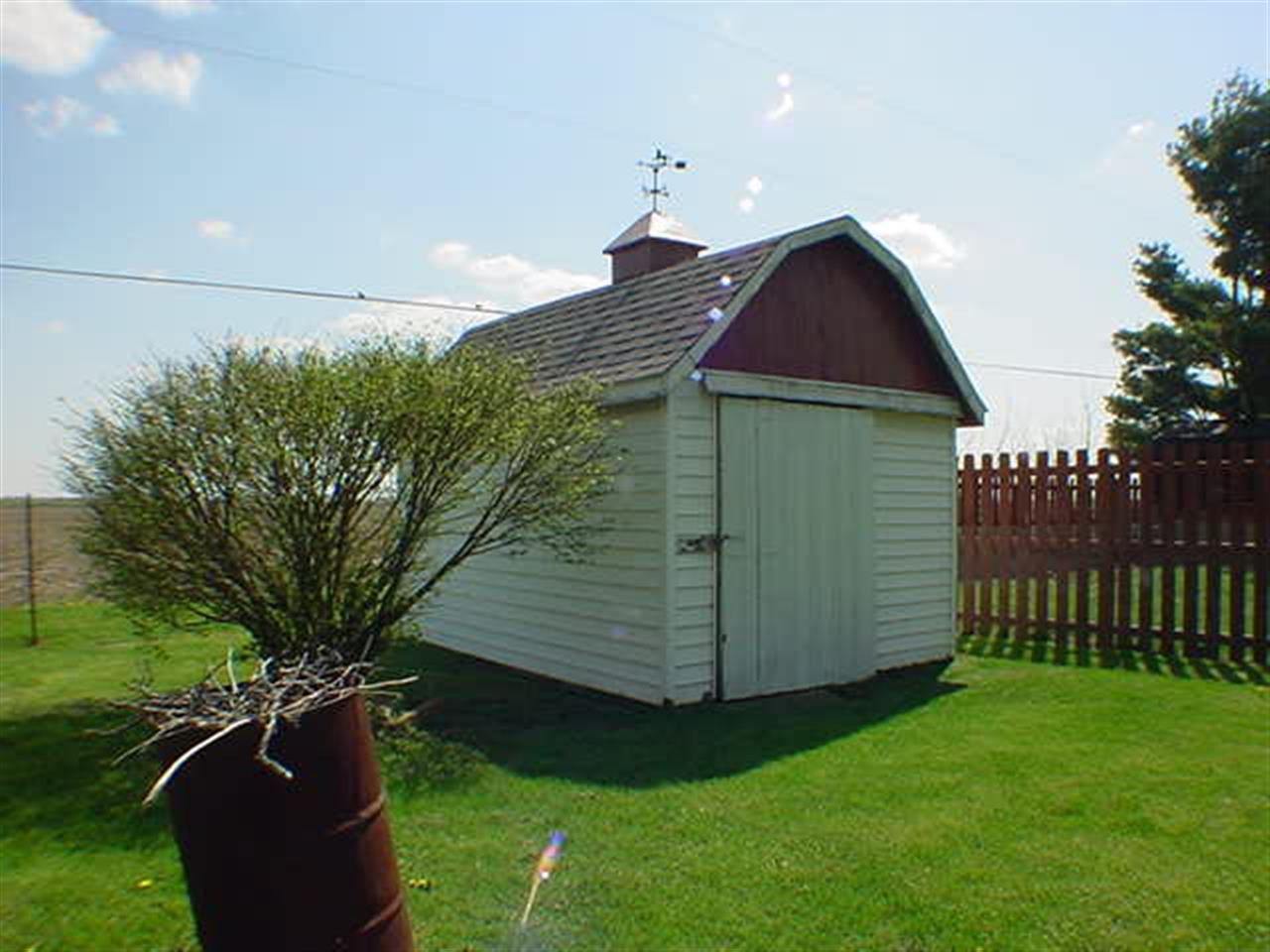 106 E South St, Boswell, IN 47921 photo 3