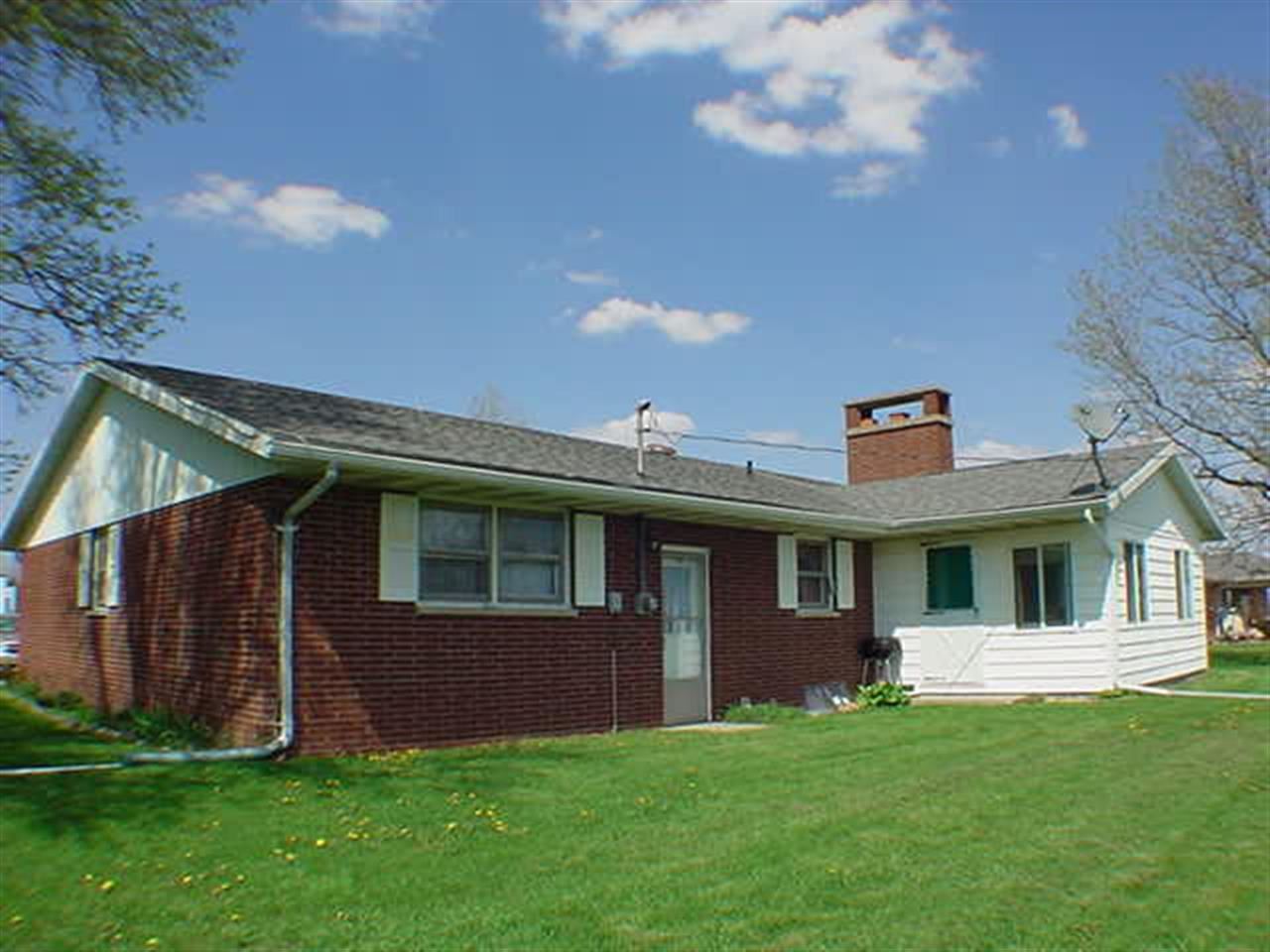 106 E South St, Boswell, IN 47921 photo 2