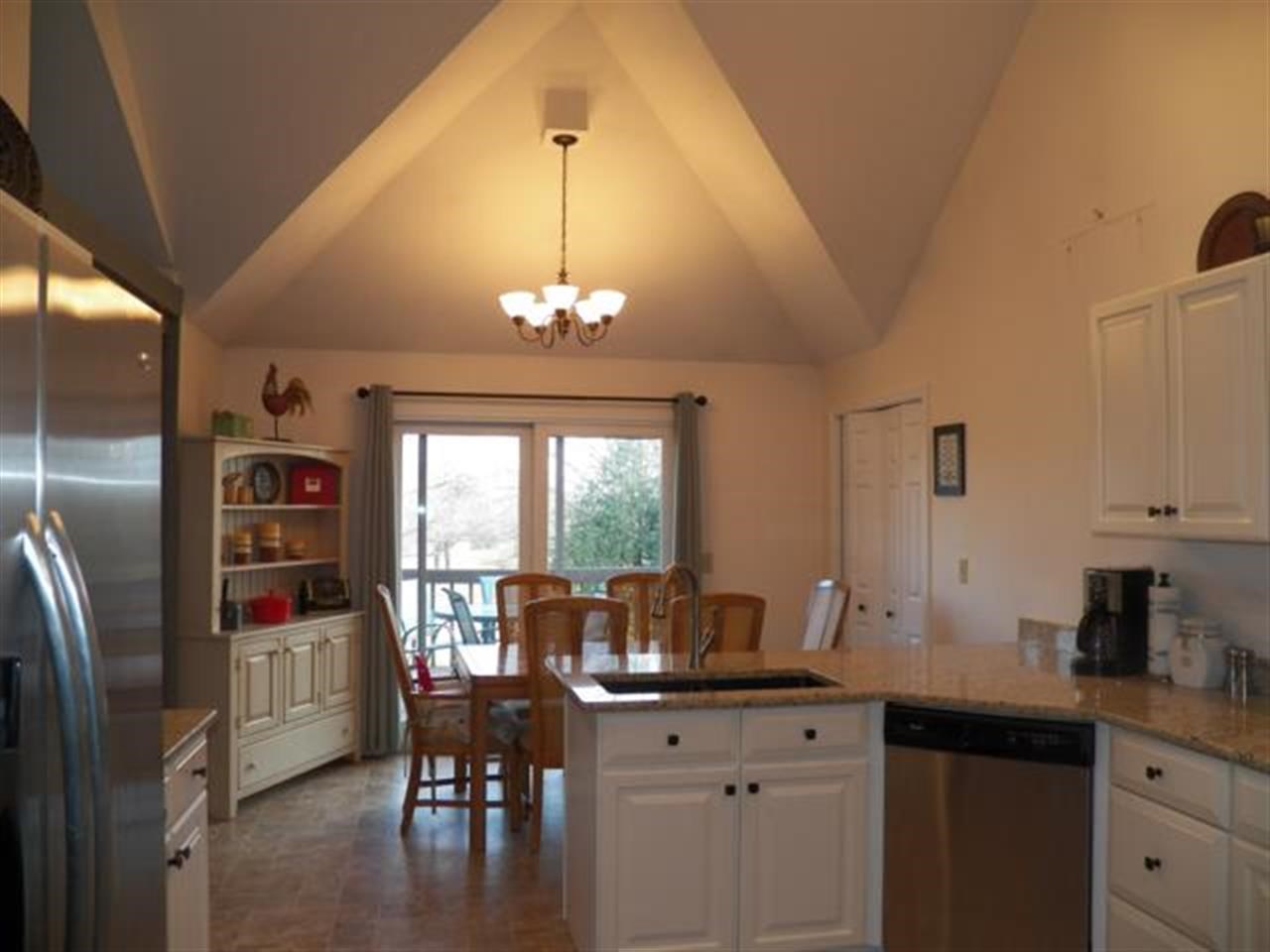 611 Wayne St, Middlebury, IN 46540 photo 5