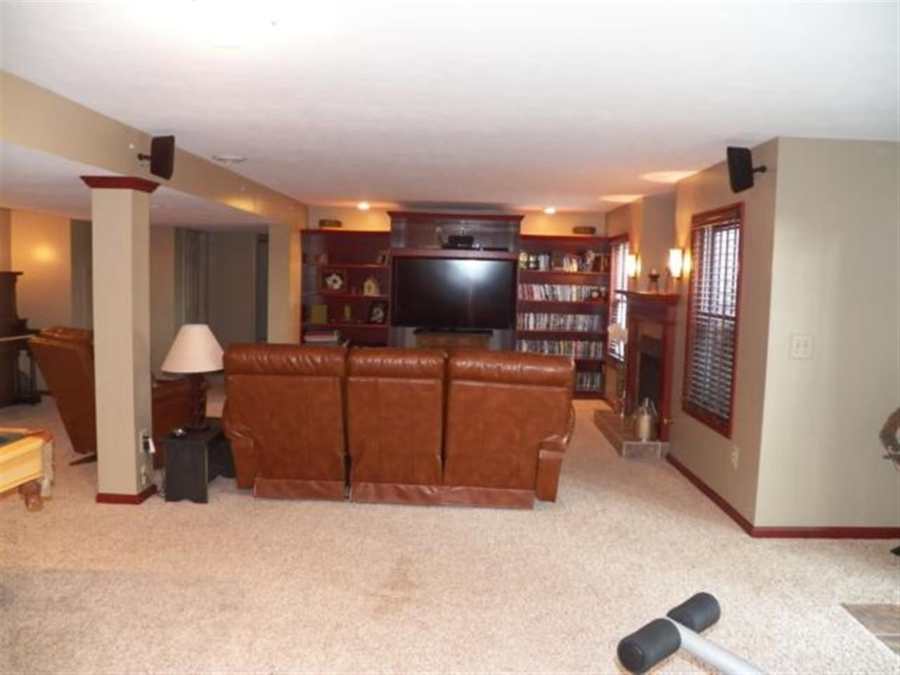 611 Wayne St, Middlebury, IN 46540 photo 11
