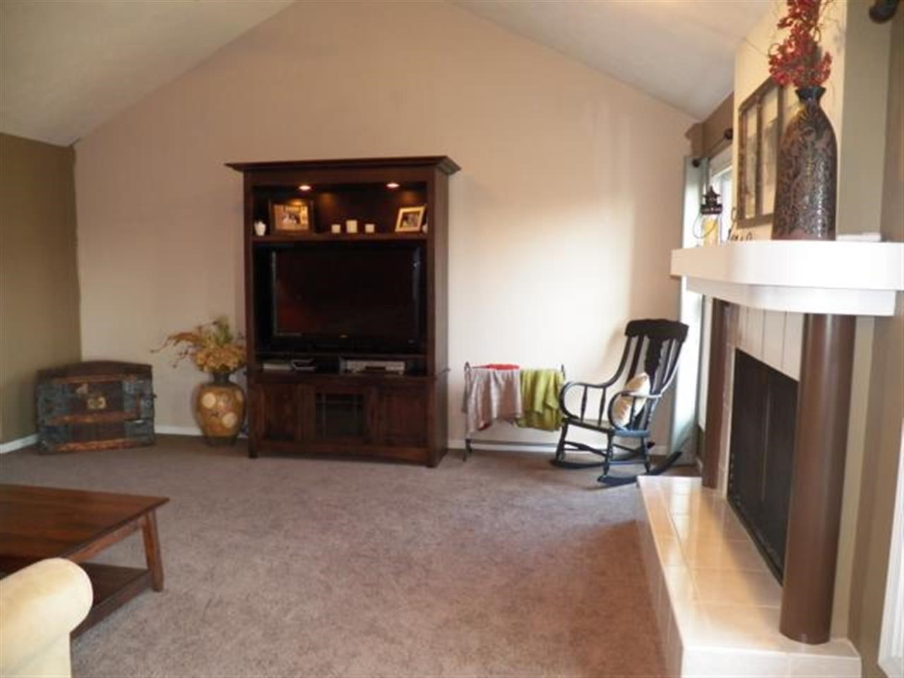 611 Wayne St, Middlebury, IN 46540 photo 6