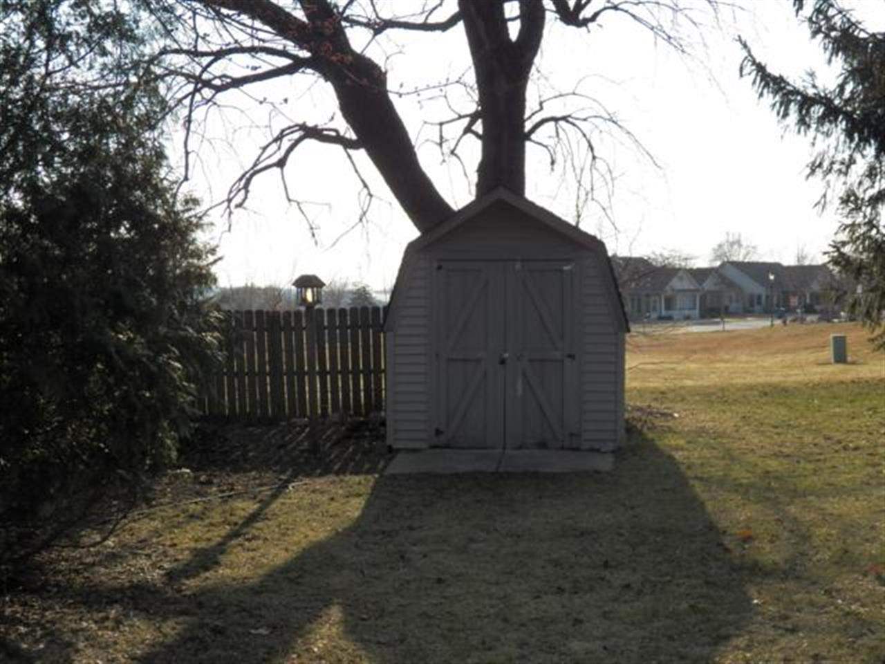 611 Wayne St, Middlebury, IN 46540 photo 16
